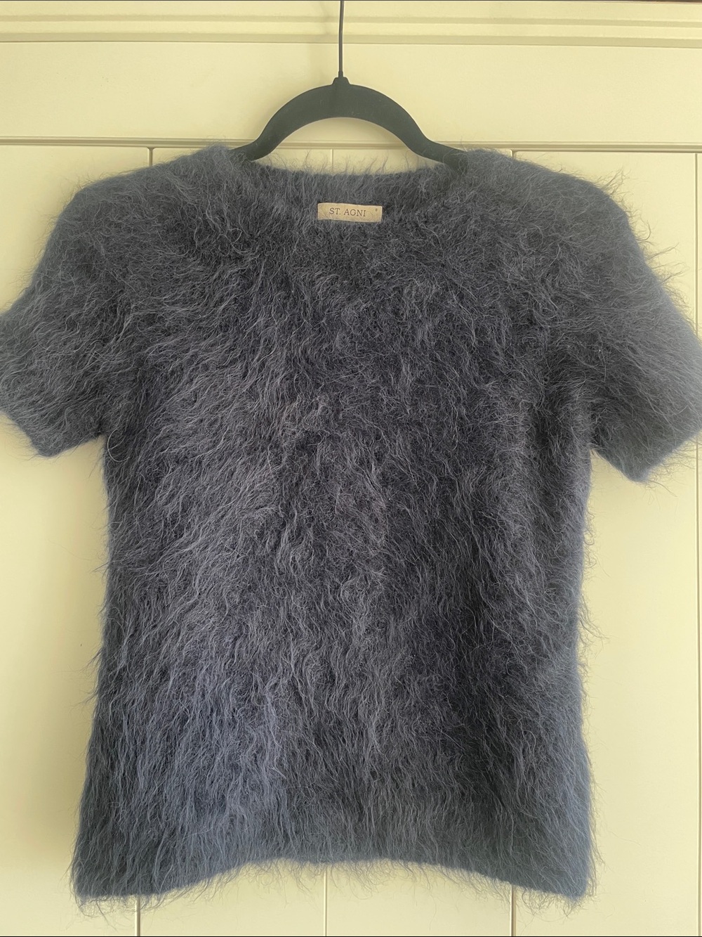 St. Agni Short-Sleeve Fuzzy Sweater in Charcoal Gray